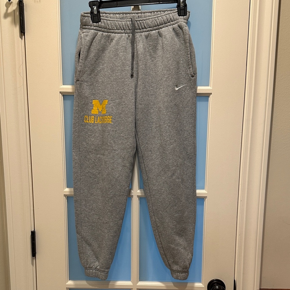 Nike Women’s XS Gray Joggers with U of M club Lacrosse Yellow Logo